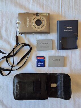 Canon PowerShot SD300 Digital ELPH Camera